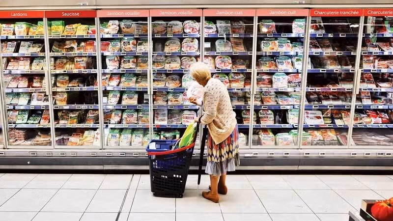 People are shopping at a supermarket in Nice, France. (Photo: Reuters)
