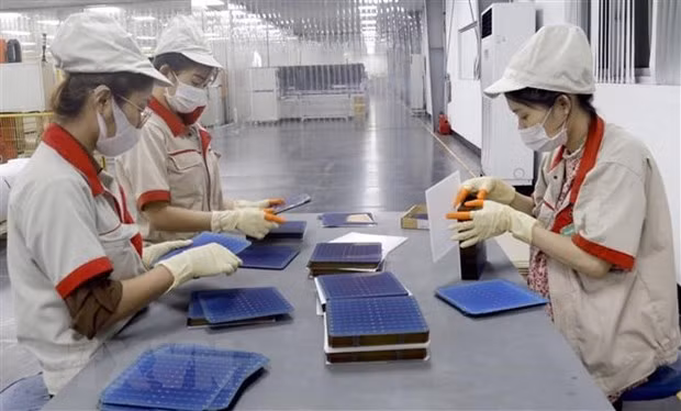 Producing solar panels - Illustrative image (Photo: VNA)