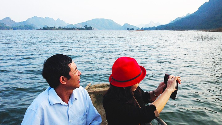 The immense beauty of Thac Ba Lake. 