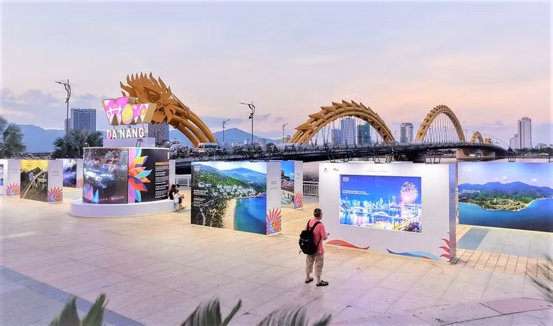 The inner space of the city has also been regularly supplemented with experiences. Photo: Sun Group