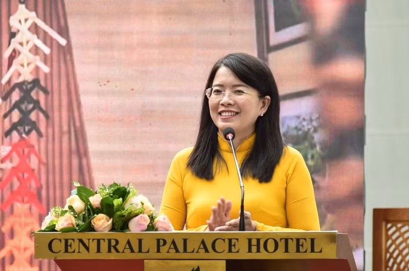 Director of Ho Chi Minh City Department of Tourism Nguyen Thi Anh Hoa speaks at the event. (Photo: NDO)
