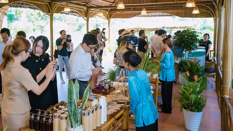 In September 2023, Silk Sense Hoi An River Resort officially announced that it is a resort free of plastic waste and single-use plastic items.