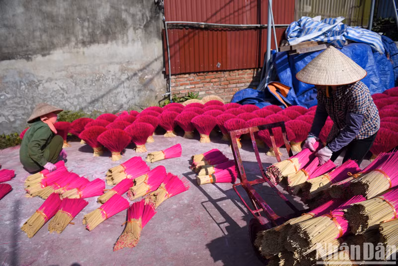 If you have a lot of time and visit the long-standing incense production facilities, you will have the opportunity to see the entire production process of the locals.