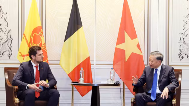 General Secretary and President To Lam receives Adrien Dolimont, Minister-President of the Wallonia region. (Photo: Thong Nhat/VNA)