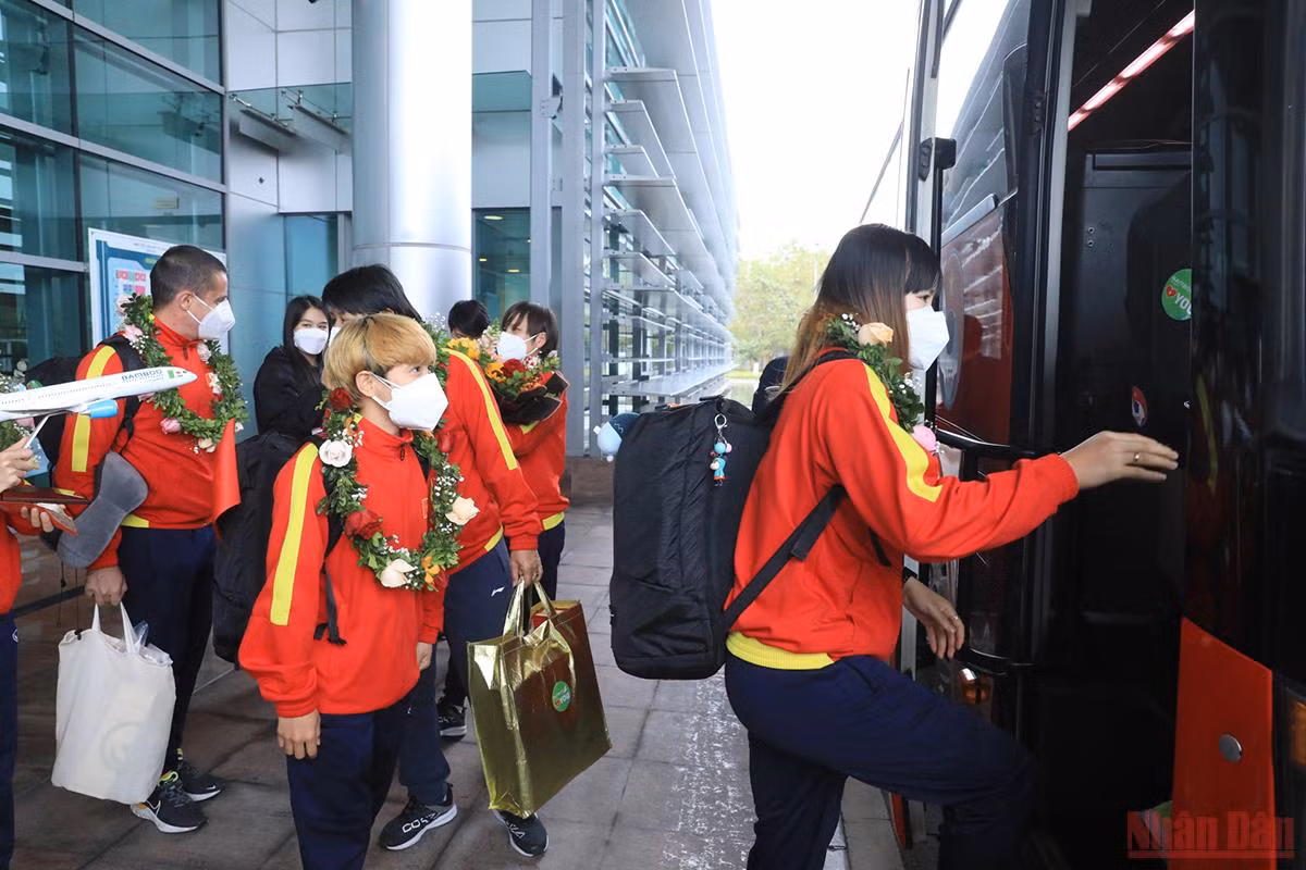 Homecoming ceremony for women’s football squad after historic World Cup ticket ảnh 10