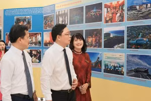 Visitors at the exhibition 