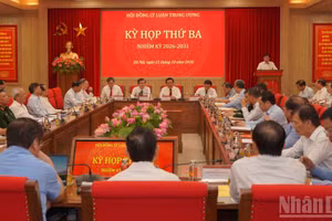 An overview of the third meeting of the Central Theoretical Council. (Photo: HAI DANG)