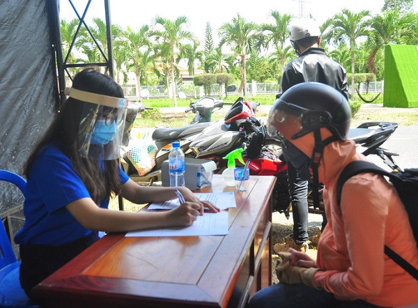 Youth volunteers to support COVID-19 pandemic response ảnh 1