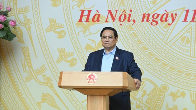 Prime Minister Pham Minh Chinh delivering his speech at the meeting.