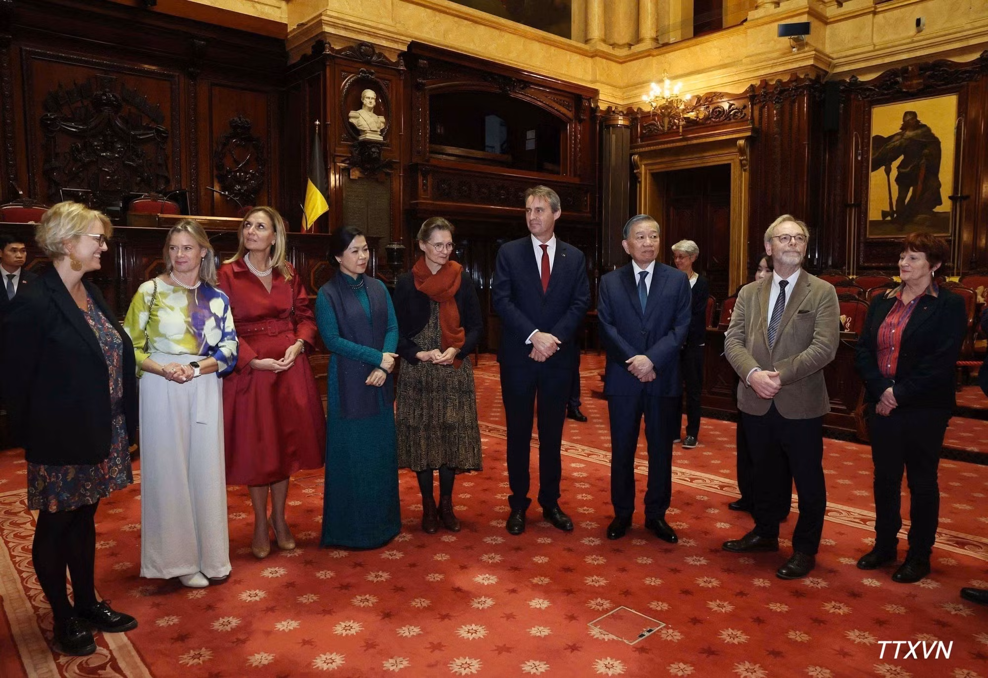 General Secretary and President To Lam and his spouse Ngo Phuong Ly, together with President of the House of Representatives Peter De Roover, Speaker of the Senate Vincent Blondel, visit the headquarters of the Belgian Federal Parliament.
