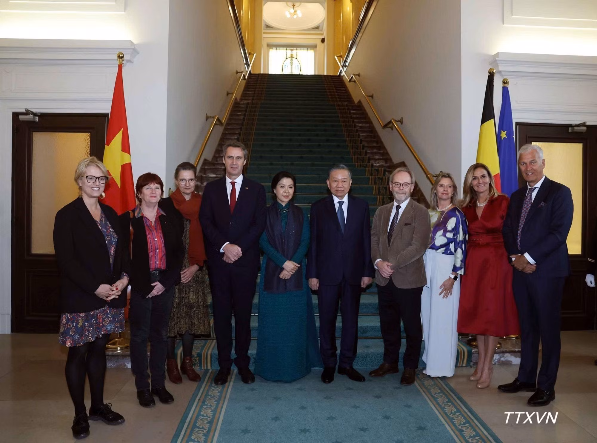 General Secretary and President To Lam and his spouse Ngo Phuong Ly, together with President of the House of Representatives Peter De Roover, Speaker of the Senate Vincent Blondel, visit the headquarters of the Belgian Federal Parliament.