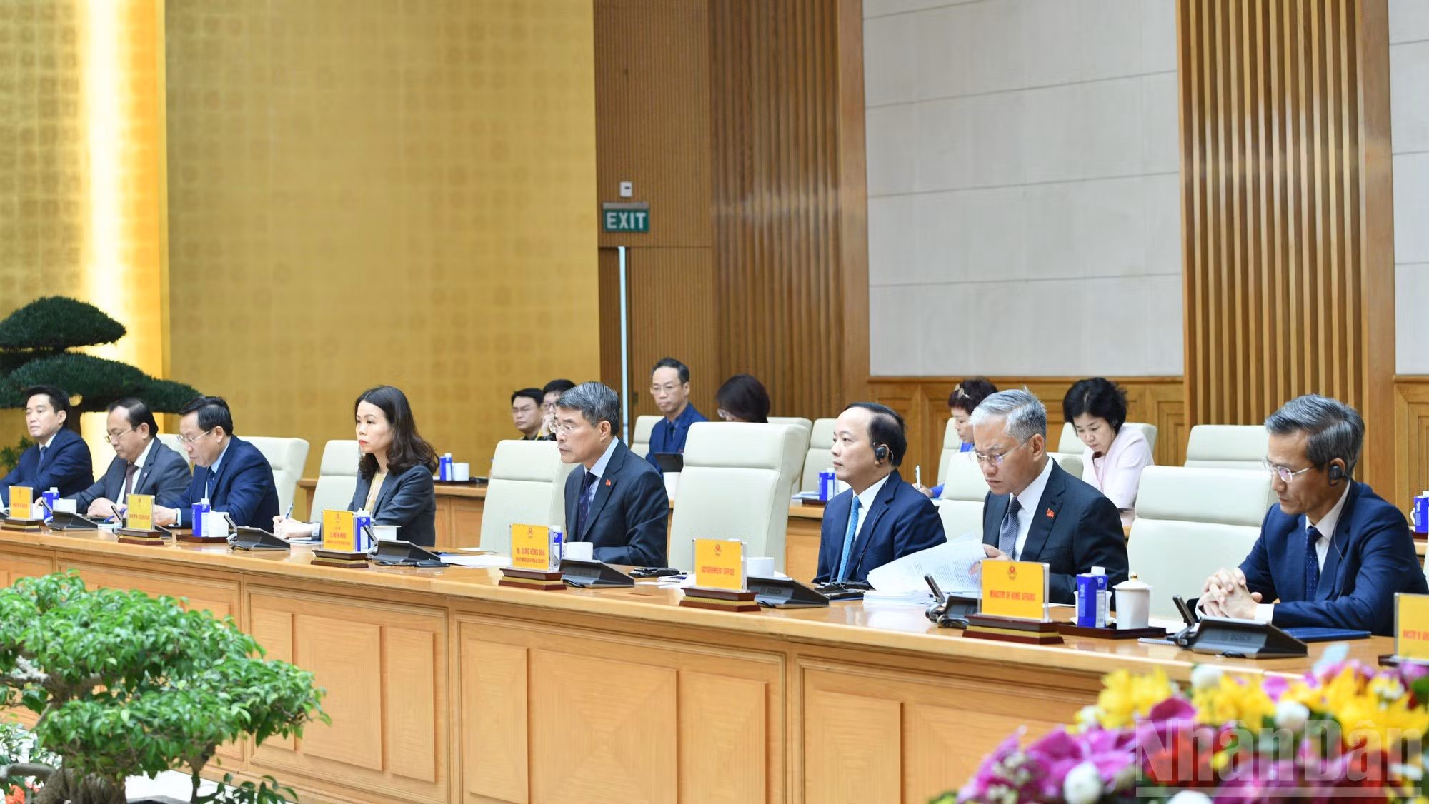 Prime Minister Le Minh Hung and leaders of Vietnamese ministries and sectors attend the reception. (Photo: THANH GIANG)