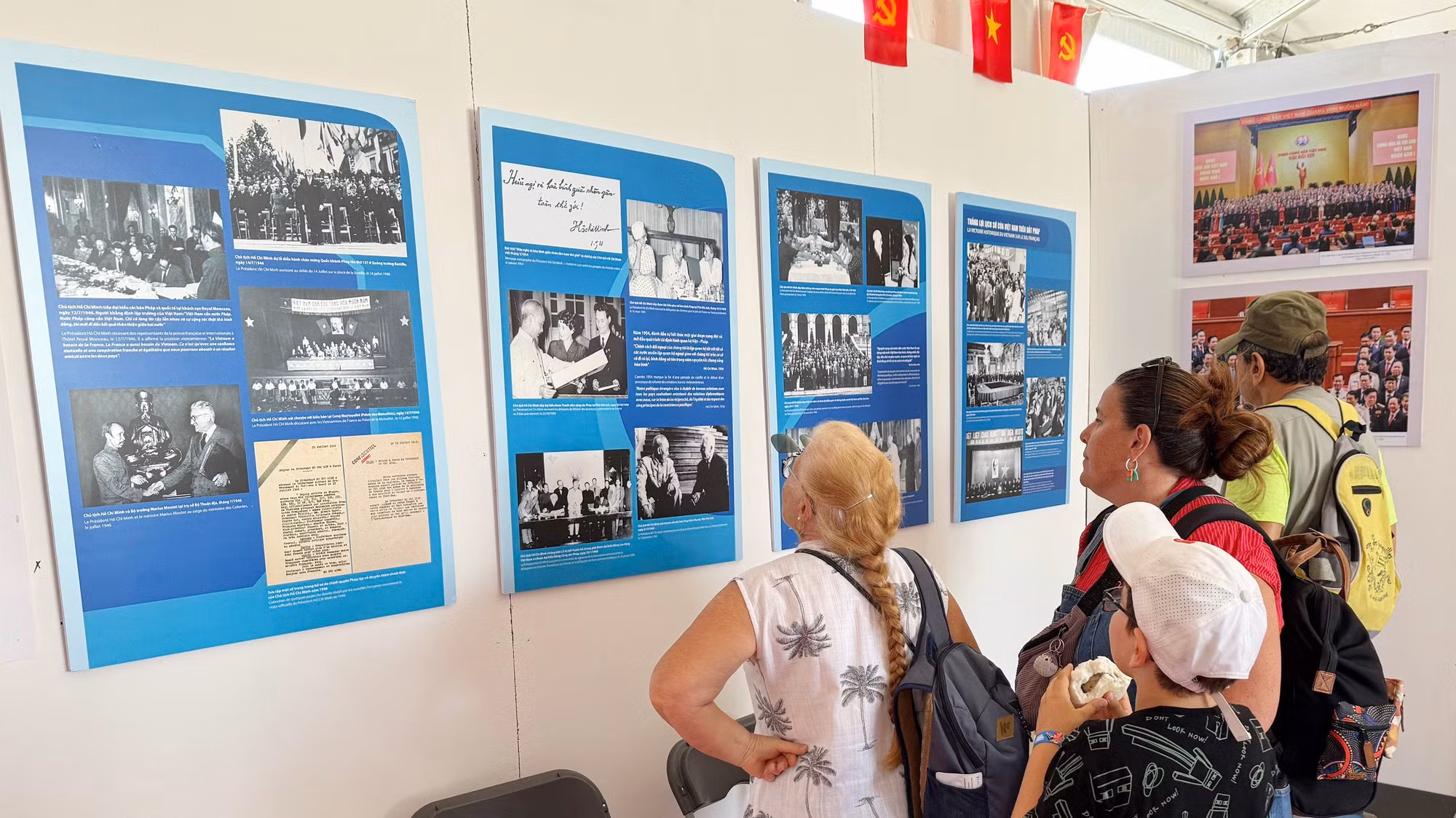 The Vietnamese exhibition space is a historical bridge across time, connecting the great ideological legacy of President Ho Chi Minh with the stature and position of a Viet Nam confidently entering a new era - an era of national rise.