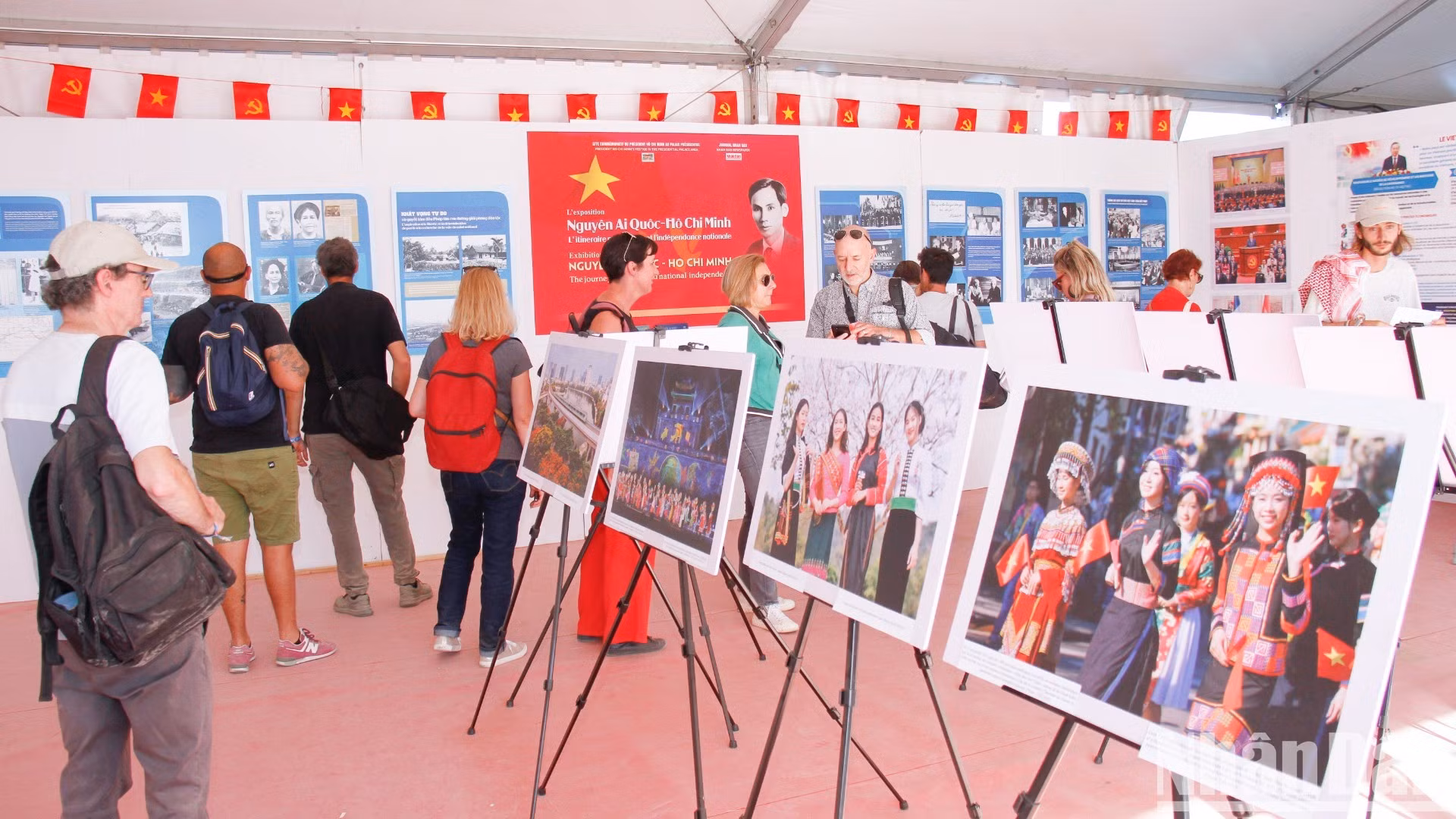 Visitors were deeply impressed by images of a beautiful, safe and vibrant Viet Nam, dynamic in international integration and steadfast on the path of sustainable development, while affirming the position of Viet Nam as a friend and a reliable partner of the international community. Many international friends were astonished by the remarkable advances made by Viet Nam’s economy and infrastructure today.