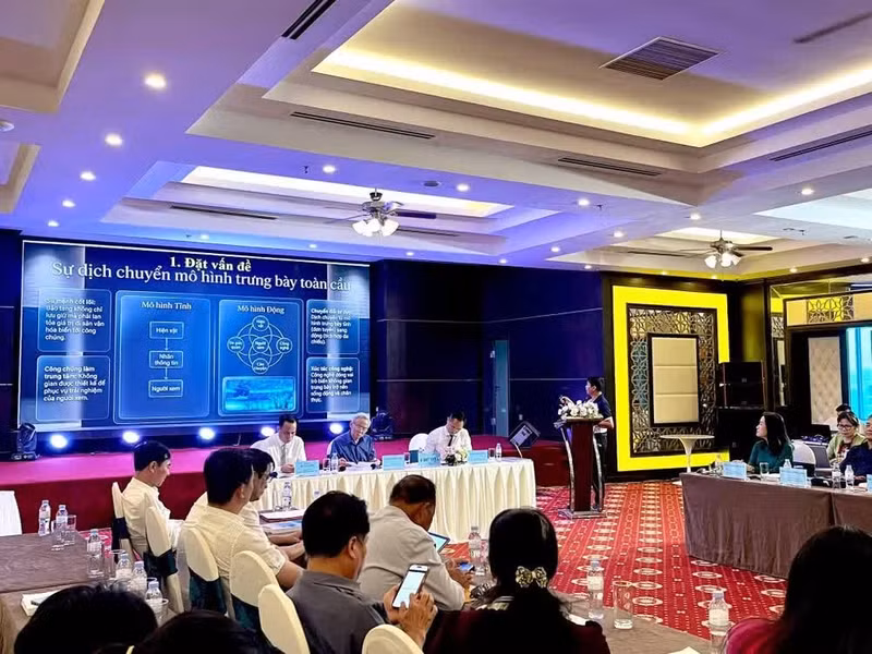 Dr Vu Hong Thuat, Head of the Exhibition-Communication-Education Department at the Viet Nam Museum of Ethnology, shares experiences in applying technology.