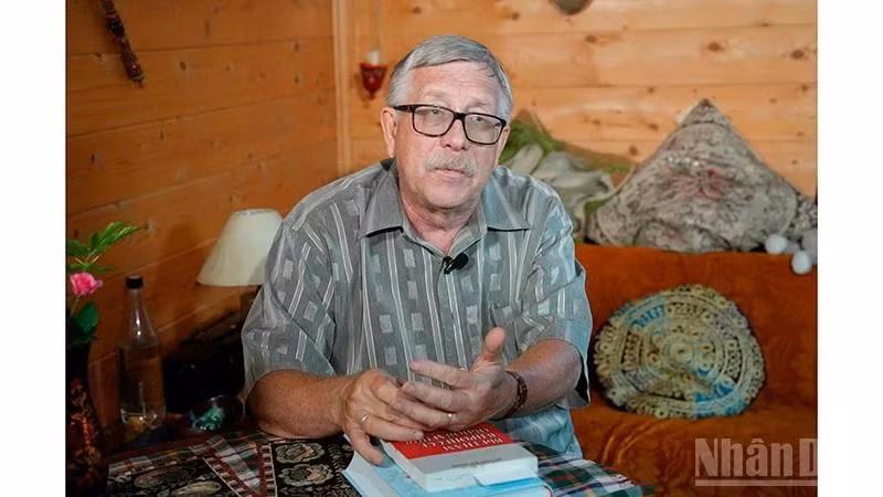 Petr Tsvetov is an Associate Professor and Doctor of Historical Sciences at the Diplomatic Academy under the Russian Ministry of Foreign Affairs and First Vice President of the Russia–Viet Nam Friendship Association. (Photo: XUAN HUNG)