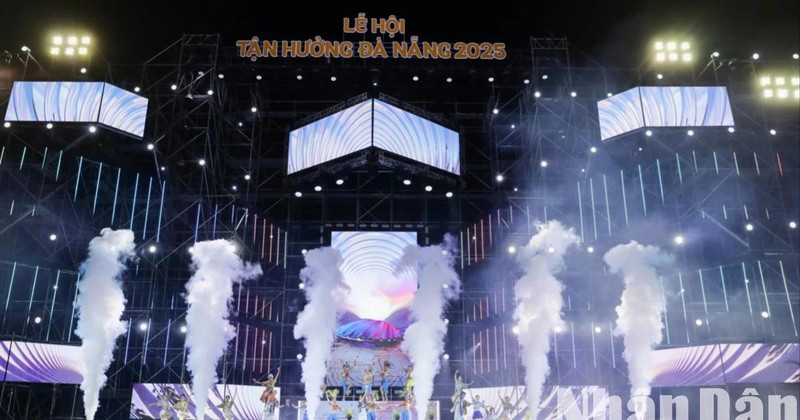Enjoy Da Nang Festival 2025 opens. (Photo: Anh Dao)