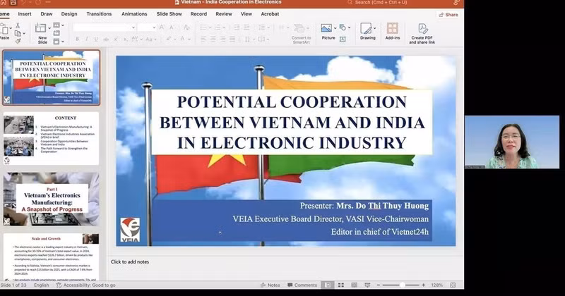 Do Thi Thuy Huong, a member of the Executive Board of the Viet Nam Electronic Industries Association (VEIA), speaks at the seminar. (Photo: Screenshot) 