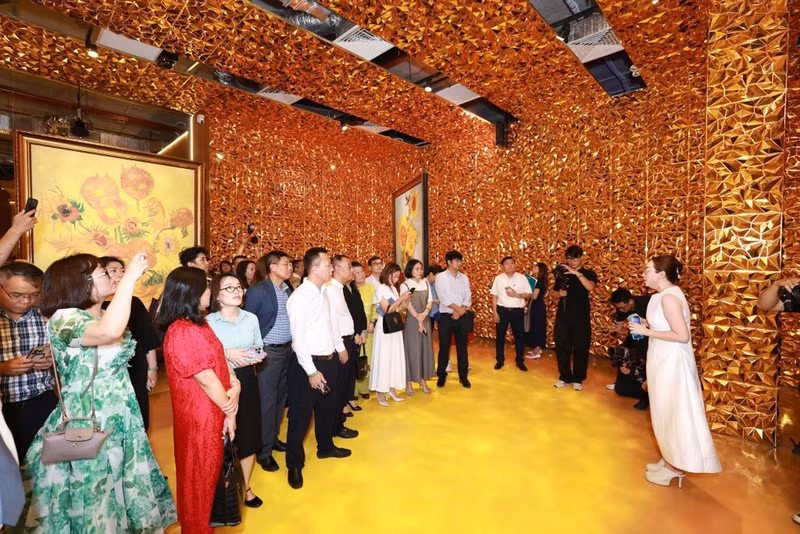 The opening ceremony of the “Van Gogh Timeless” exhibition. (Photo courtesy of the Organising Committee)