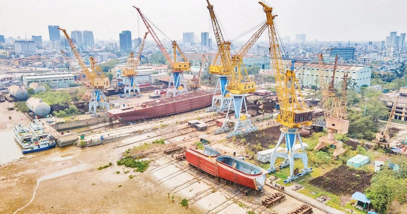 The production site of Bach Dang Shipbuilding Company is gradually shrinking due to urbanisation.