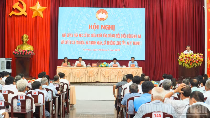 An overview of the meeting at the Constituency No. 3.