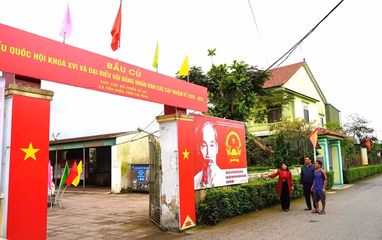 Polling stations in Tien Dien Commune (Ha Tinh) are ready for the great national day.