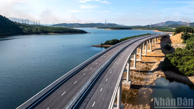 An overview of the Vung Ang-Bung Expressway