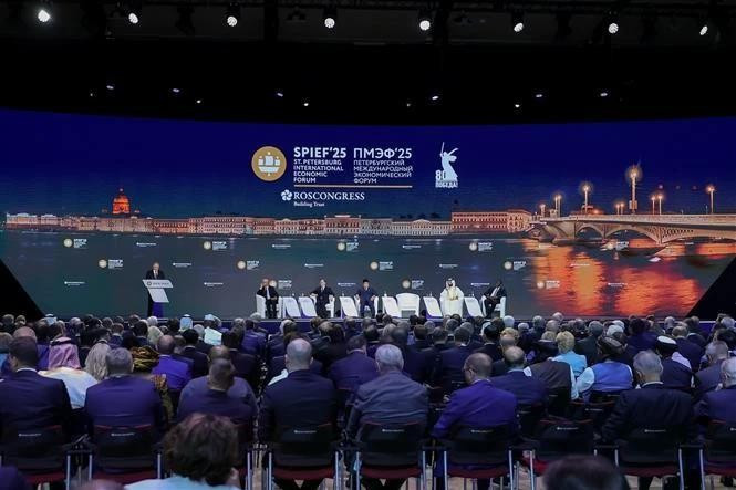 At the plenary session of the 28th St. Petersburg International Economic Forum (SPIEF 28) in Russia on June 20. (Photo: VNA)