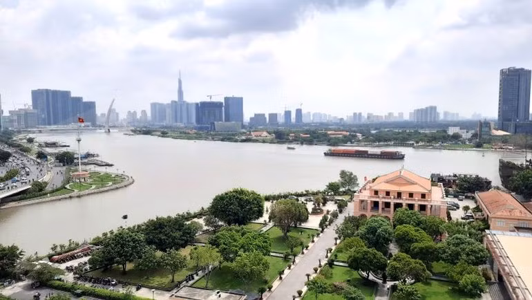 Ho Chi Minh City should promote waterway transport development to leverage its natural advantages.
