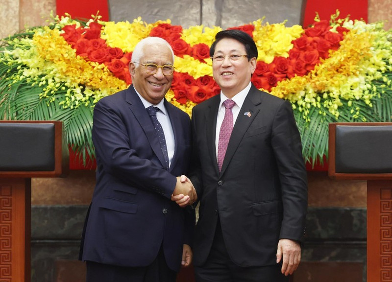 Vietnamese State President Luong Cuong (right) and President of the European Council (EC) António Costa at their meeting on January 29. (Photo: VNA)