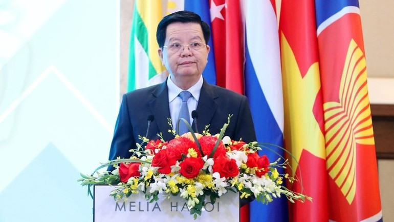 Vietnamese Deputy Prime Minister Mai Van Chinh speaks at the meeting. (Photo: NDO) 