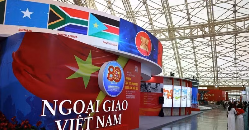 The exhibition space of the Ministry of Foreign Affairs at the exhibition showcasing national achievements, titled "80-Year Journey of Independence – Freedom – Happiness” (Photo: VNA)