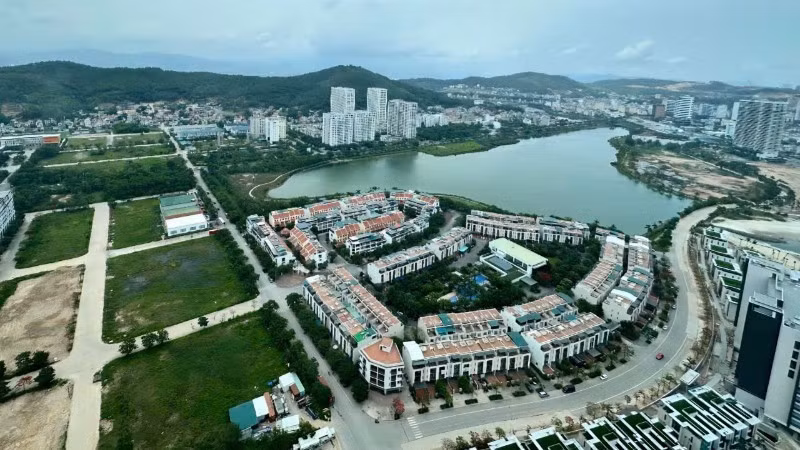 A corner of Ha Long Ward, Quang Ninh Province.