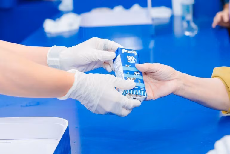 “Since its founding and throughout nearly 50 years of development, Vinamilk has always defined its mission as ‘Care’. We care for people through the best nutritional products that meet international standards,” affirmed Nguyen Quang Tri, Vinamilk’s Chief Marketing Officer. (Photo: Vi Nam)