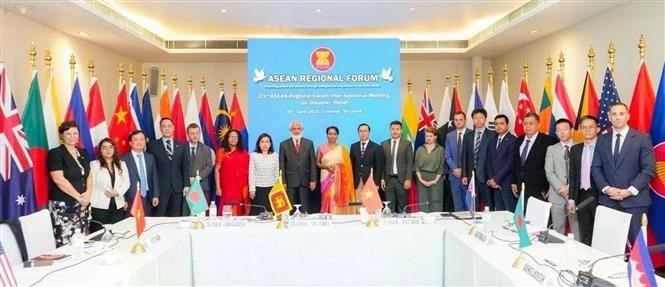 Delegates attending the 23rd ASEAN Regional Forum (ARF) Inter-Sessional Meeting on Disaster Relief. (Photo published by VNA) 