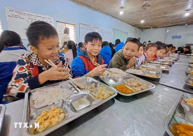 Students at Xin Chai Primary and Secondary Boarding School for Ethnic Minorities in Vi Xuyen district, Ha Giang province. (Photo: VNA)