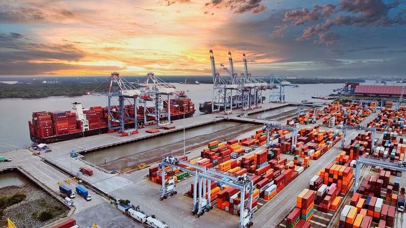 Viet Nam has become the fourth-largest economy in ASEAN and the 32nd in the world, with an estimated per capita income of around 5,000 USD per year in 2025, more than 33 times higher than in 1986.