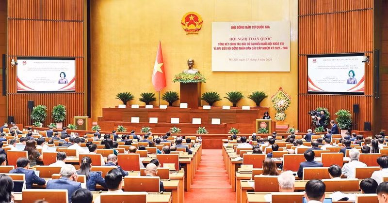 An overview of the national conference reviewing the election of deputies to the 16th NA and People’s Councils at all levels for the 2026–2031 term. (Photo: DUY LINH)