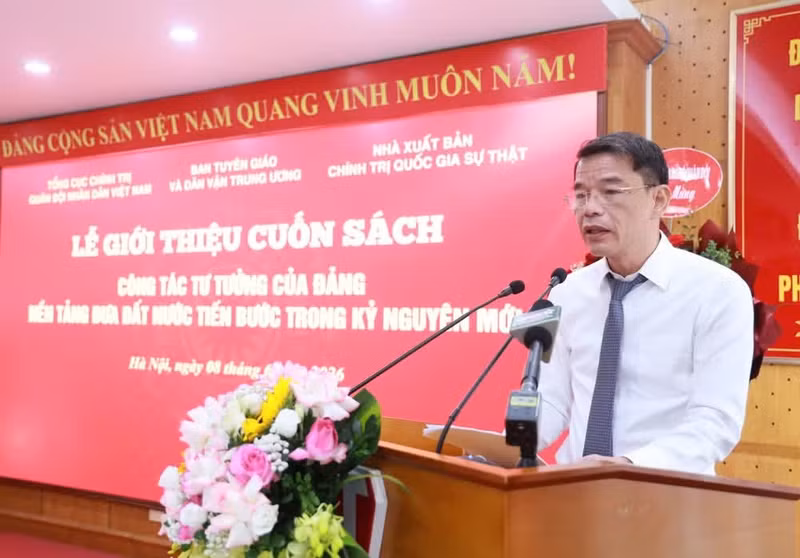 Dr Vu Thanh Mai speaks at the event.