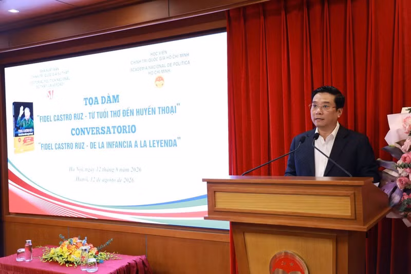 Nguyen Thai Binh, Deputy Director and Deputy Editor-in-Chief of the National Political Publishing House, delivers remarks at the event. (Photo: Organising Committee)
