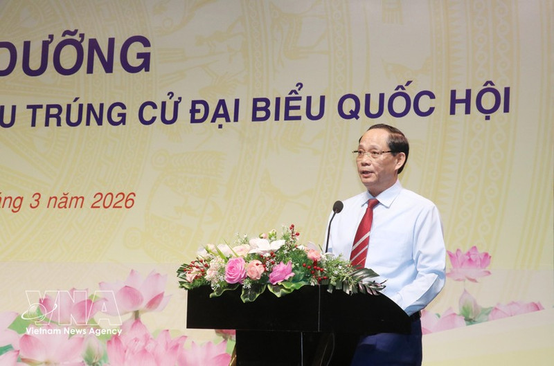 NA Vice Chairman Tran Quang Phuong speaks at the training conference on March 25. (Photo: VNA)