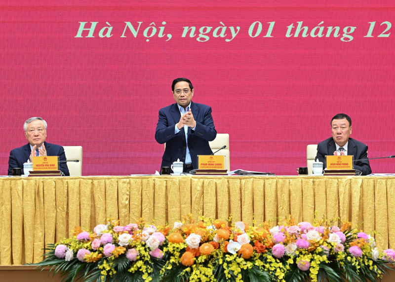Prime Minister Pham Minh Chinh addresses the conference of the Government Party Committee on December 1. (Photo: NDO)