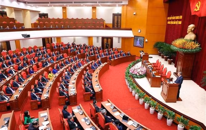 Delegates at the closing ceremony of the 12th plenum of the 13th Party Central Committee in Ha Noi on July 19. (Photo: VNA)