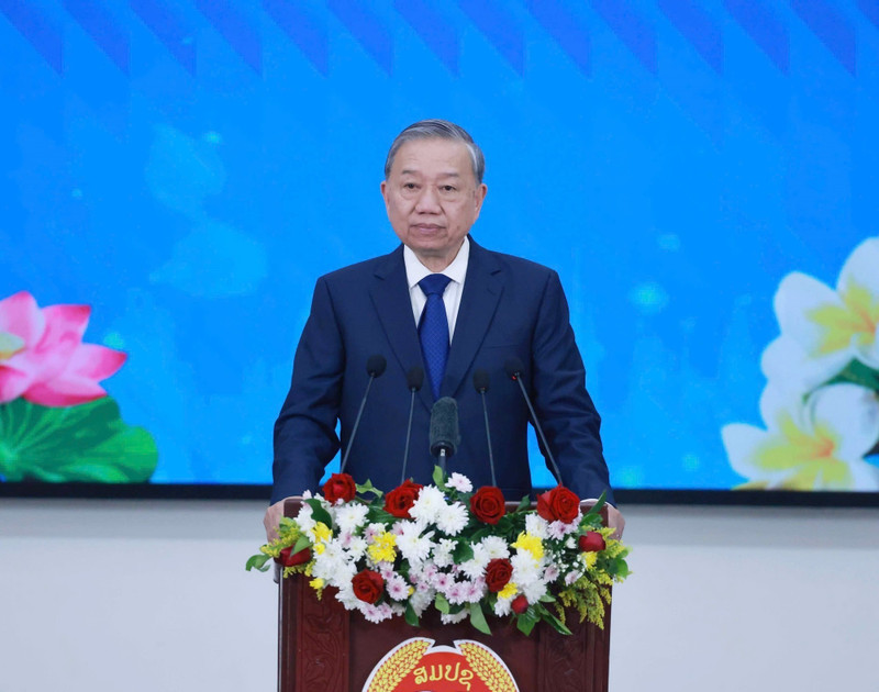 Party General Secretary To Lam delivers a policy speech at the Lao National Academy of Politics and Public Administration in Vientiane on December 1. (Photo: VNA)
