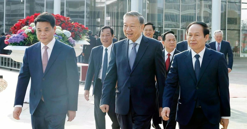 Party General Secretary To Lam attends the working session with the Executive Committee of the Hai Phong Municipal Party Committee. (Photo: VNA)