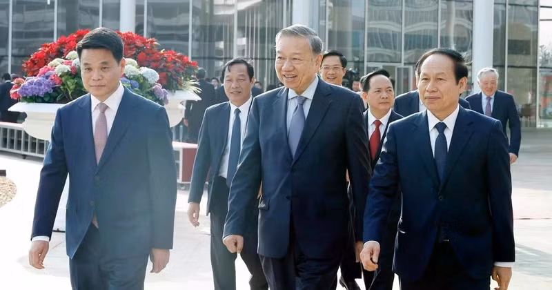 Party General Secretary To Lam attends the working session with the Executive Committee of the Hai Phong Municipal Party Committee. (Photo: VNA)