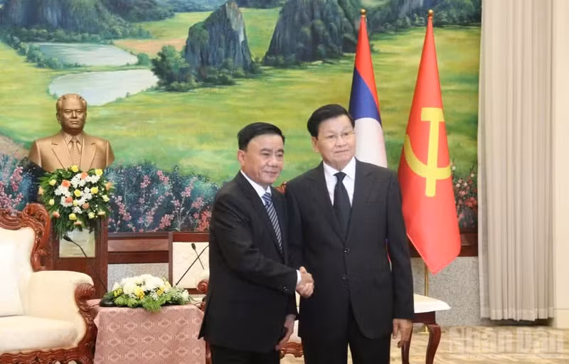 camtulaos2.jpg