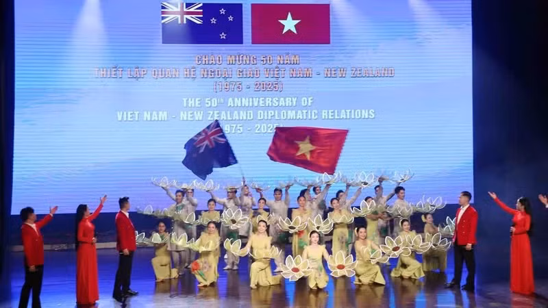 The Ho Chi Minh City People’s Committee holds a ceremony marking the 50th anniversary of diplomatic relations between Viet Nam and New Zealand (1975-2025) in Ho Chi Minh City on November 28, 2025. (Photo: VNA)