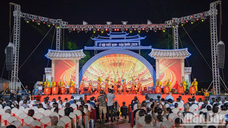 The opening ceremony is held at Bien Dong Park in Da Nang.