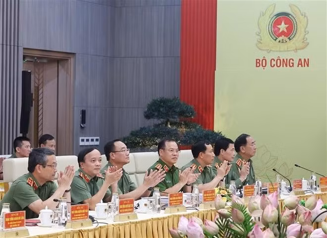 Officials attend the Central Public Security Party Committee's mid-year conference on June 19. (Photo: VNA)